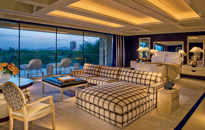  Lạc vào biệt thự sang trọng của Steve Wynn