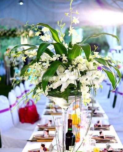 Tiệc cưới đẹp thơ mộng với màu tím và trắng