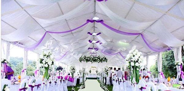 Tiệc cưới đẹp thơ mộng với màu tím và trắng