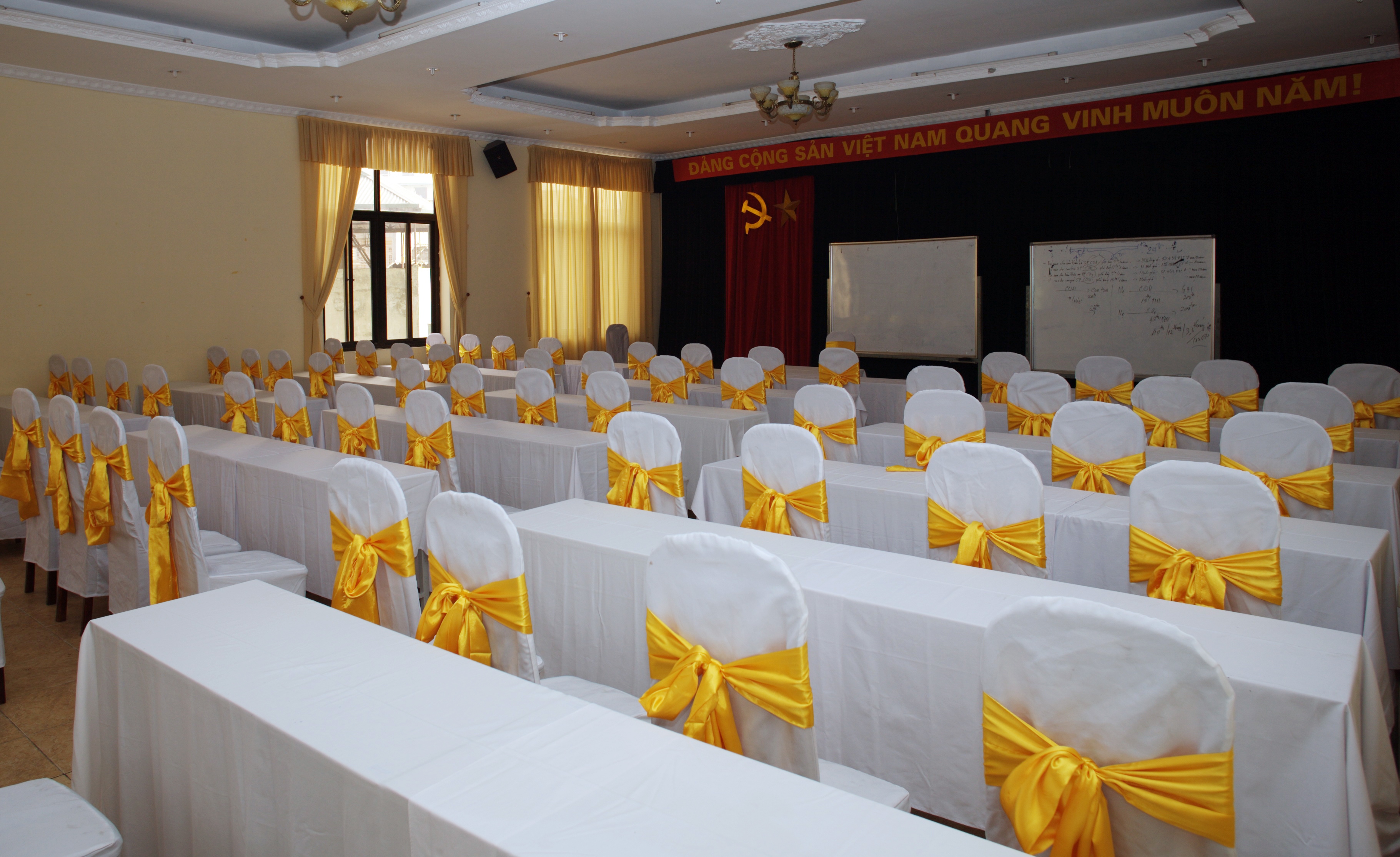 Bối trí nội thất hội nghị khách hàng-9
