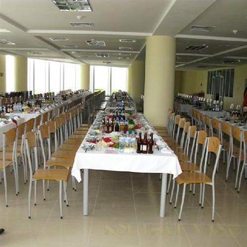 Bàn ăn công nghiệp BCN004